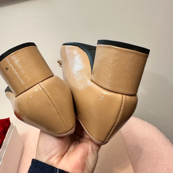 Authentic Prada cap toe heels - Picture 6 of 9